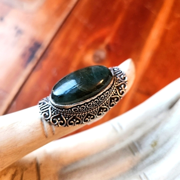 Labradorite Statement Ring - Picture 6 of 9